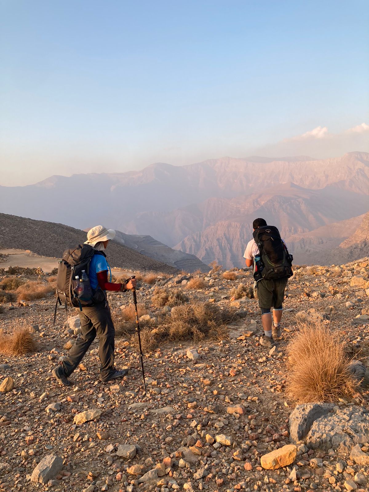 Hiking with Osprey Renn 50