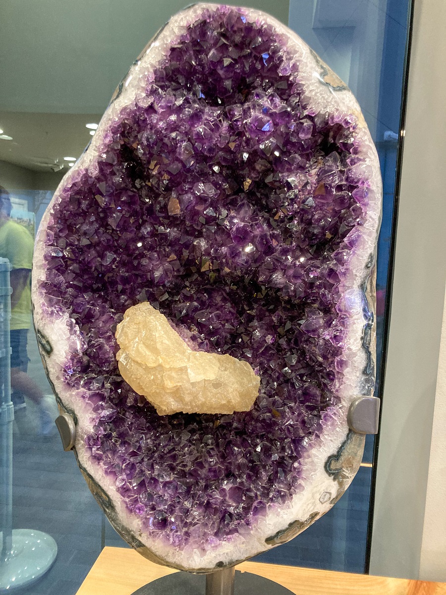 Uruguay Pavilion - Amethyst