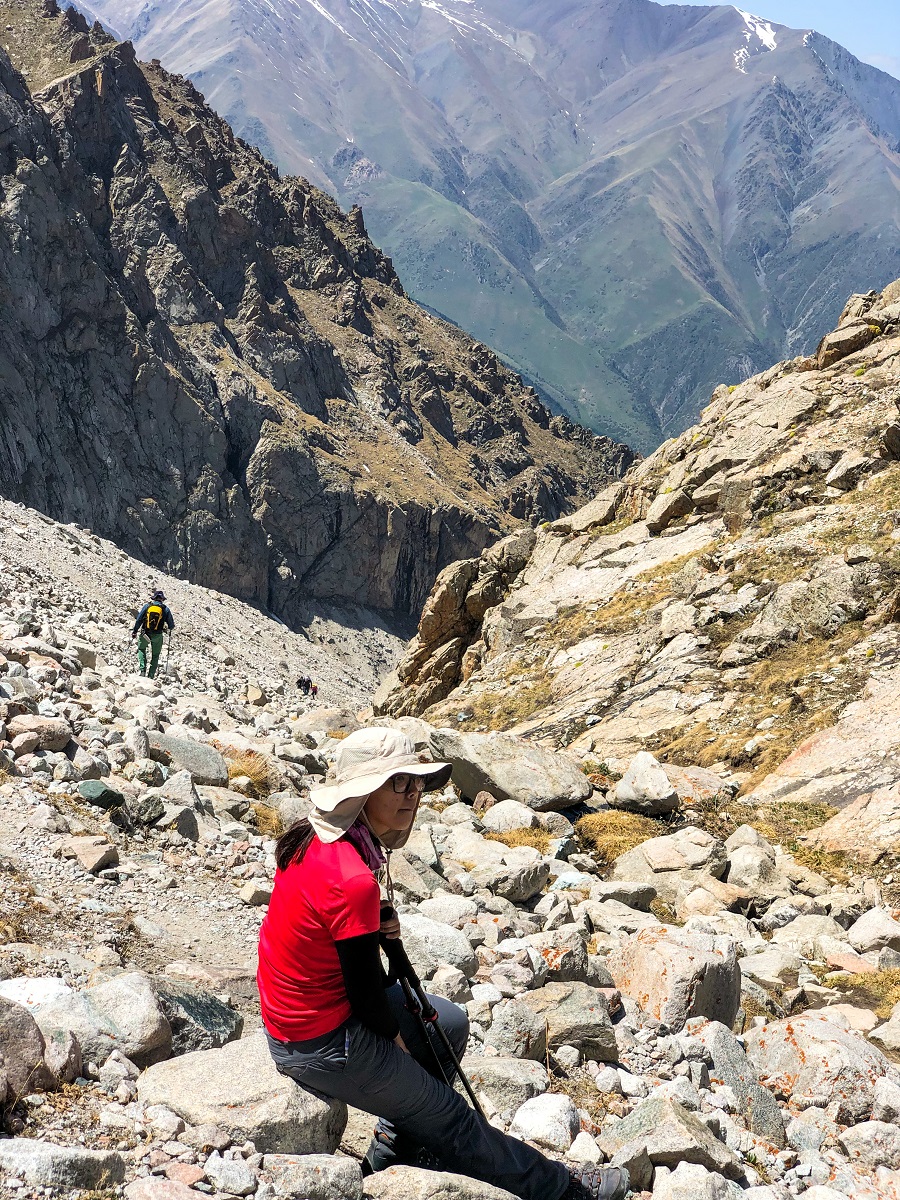 Hiking to Ratsek Hut