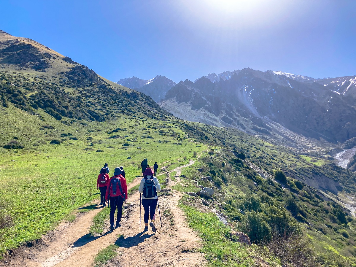 Hiking Trail towards Tepshi Plato
