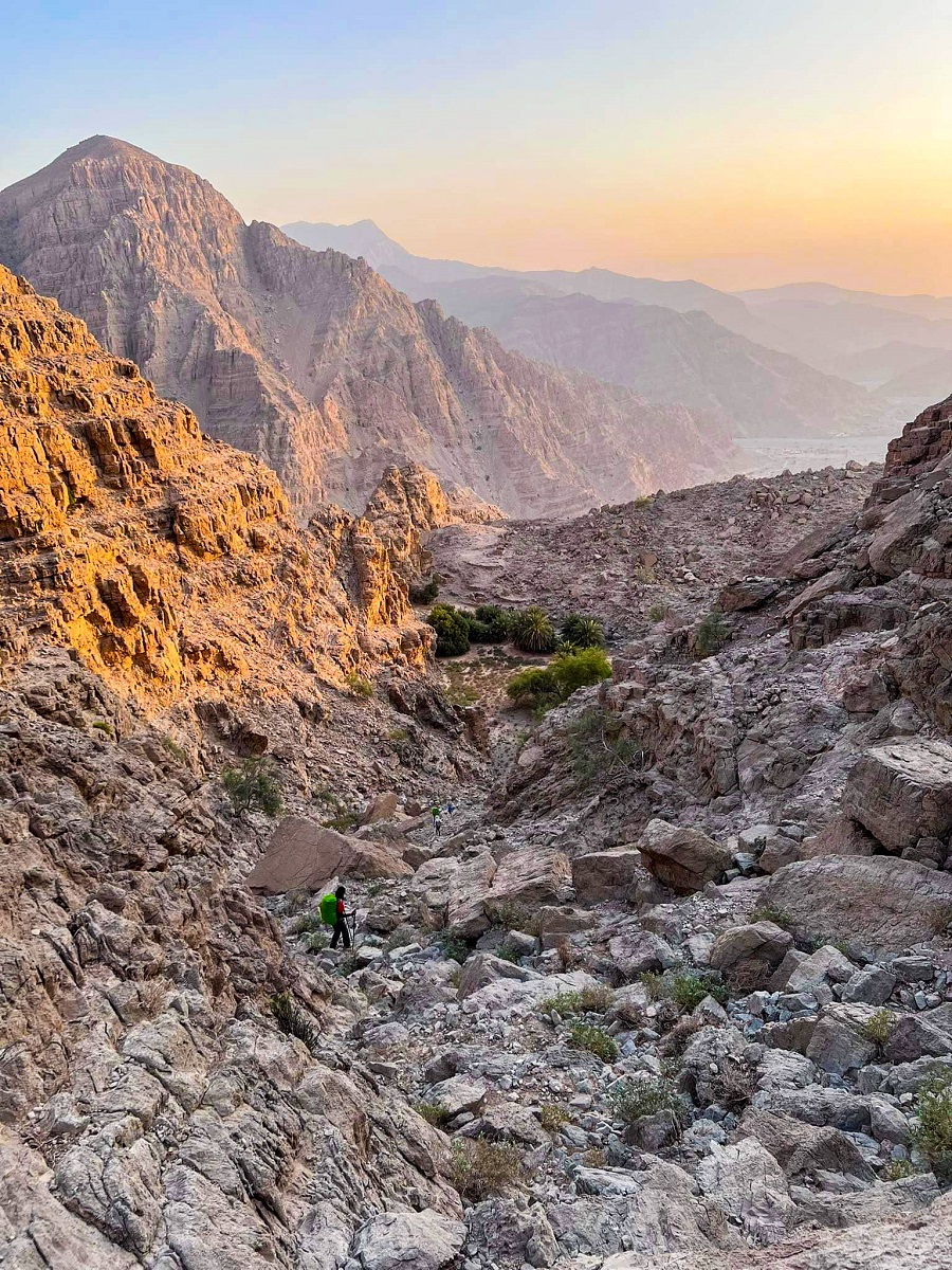 Downhill to Wadi Bih 