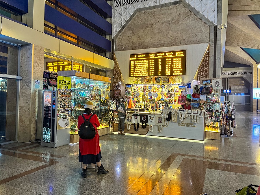 Stores inside the Samarkand Train Station