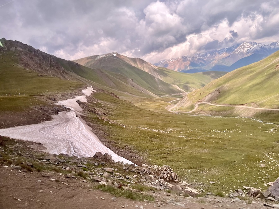 Kalmak-Ashuu Pass on the way to Son Kul Lake in Kyrgyzstan