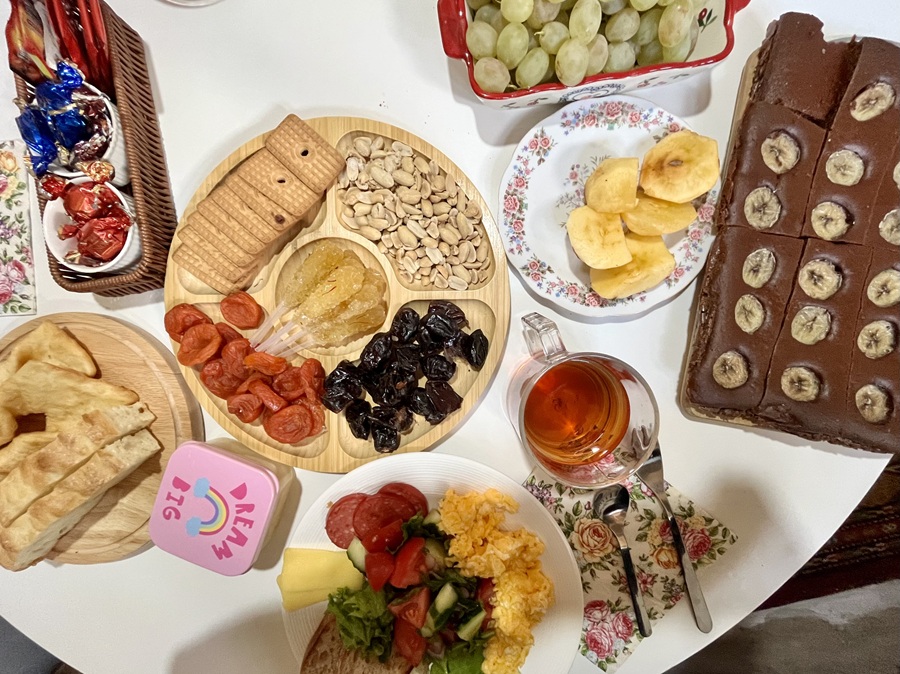 A sumptuous Kyrgyz breakfast at home