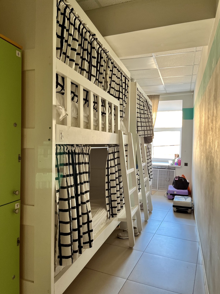 Female Dorm inside Friends in Sennoy Hostel 
