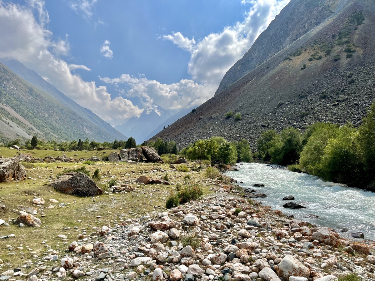 Stunning view of Alamedin Gorge during our loop hike 
