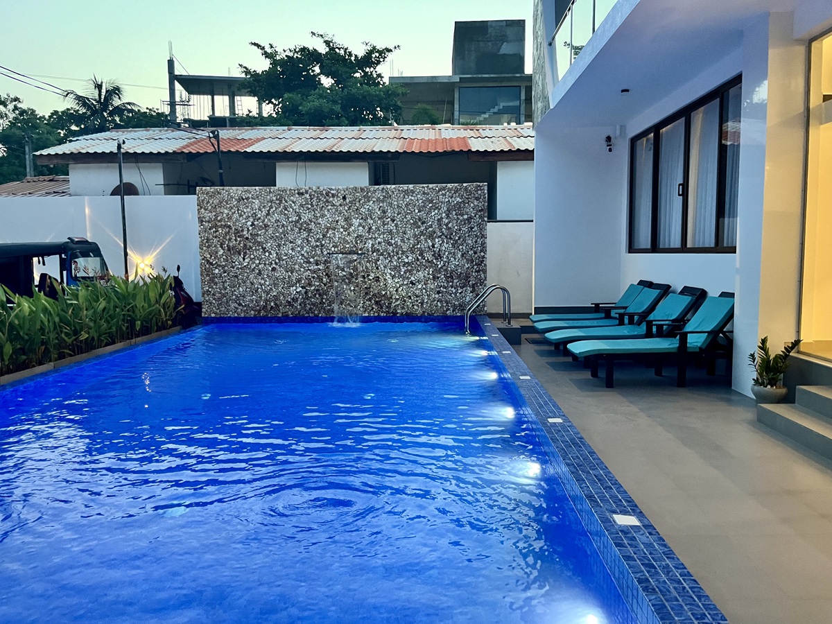 Outdoor Swimming Pool of Pearl Diamond Resort in Trincomalee