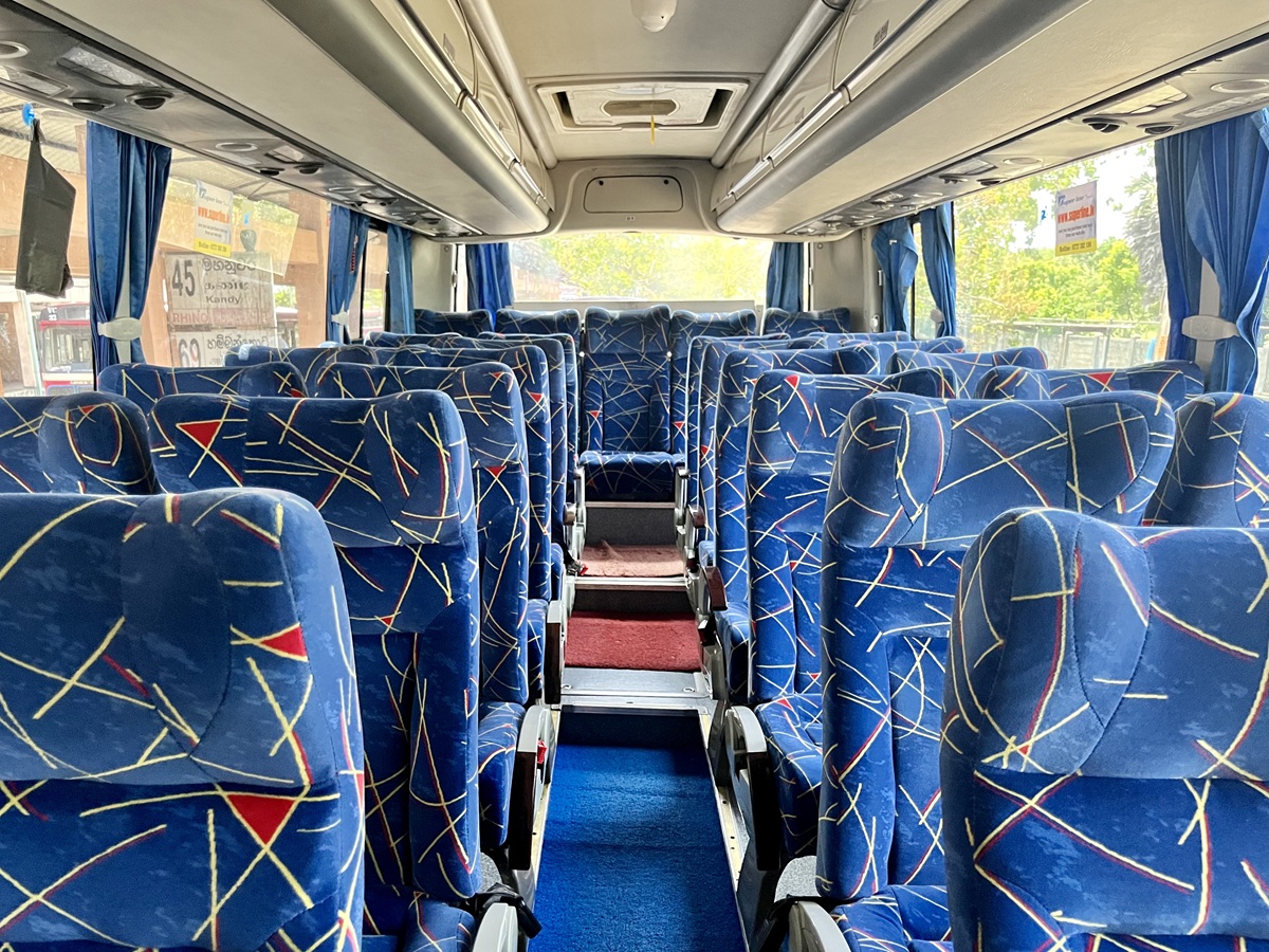 Trincomalee to Colombo by Bus